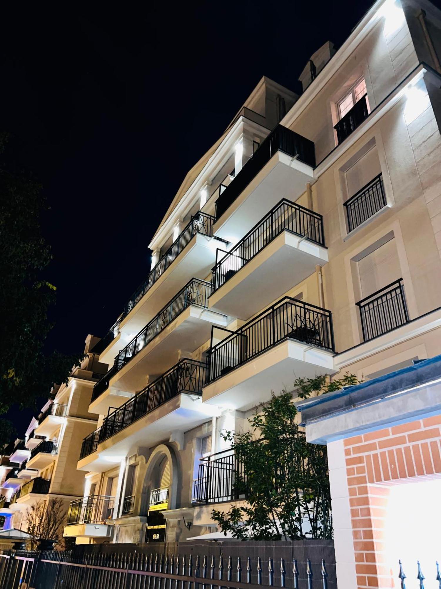Les Residences De Djibril Le Blanc-Mesnil Exteriér fotografie